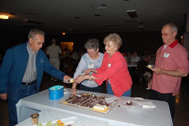 in09fishfry56.jpg