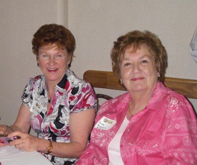 in09hospitalityroom33.jpg