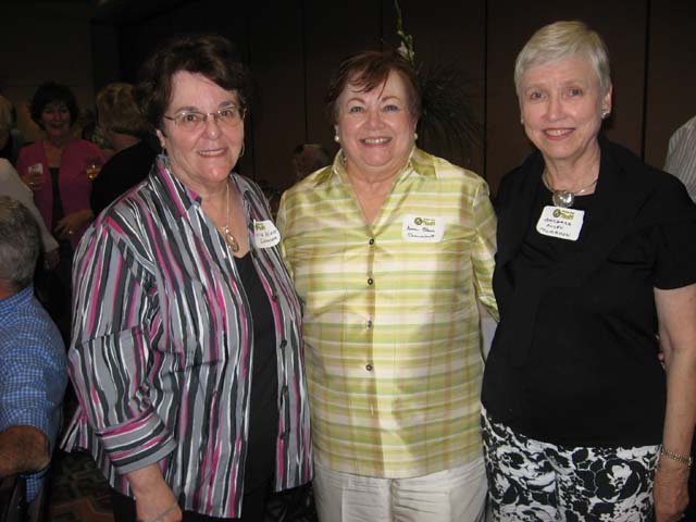 in09hospitalityroom84.jpg